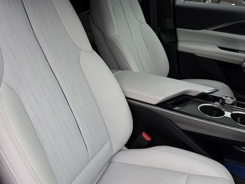 Used 2024 Cadillac Lyriq Sport RWD image 45