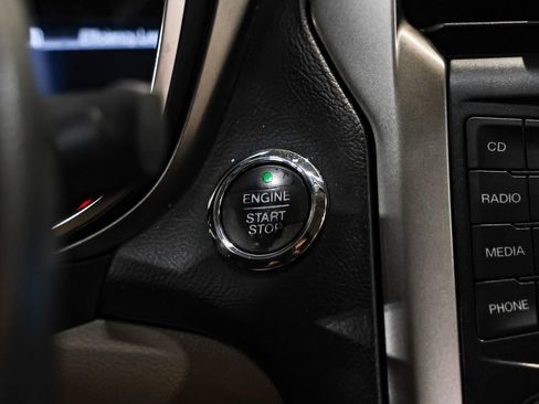 Used 2017 Ford Fusion SE FWD image 19