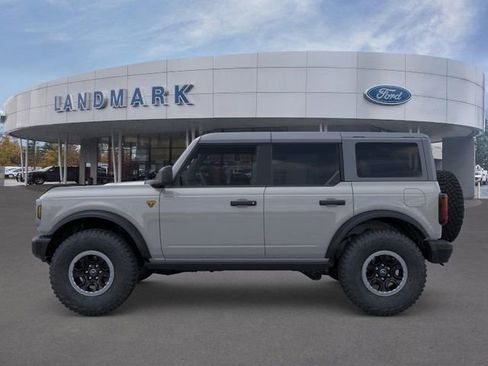 New 2026 Ford Bronco Badlands image 3