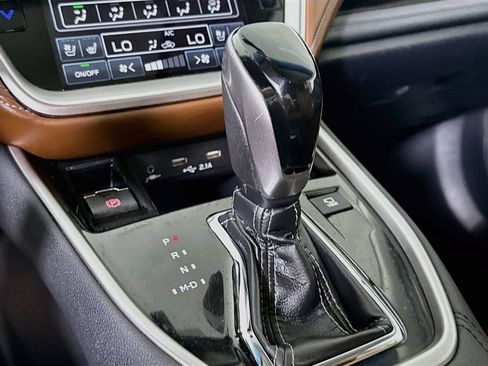 Used 2020 Subaru Outback Touring AWD/4WD image 10