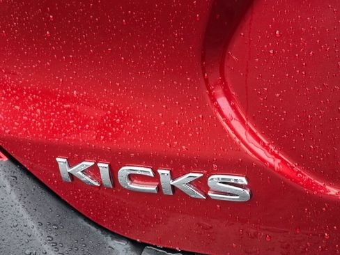 Used 2020 Nissan Kicks SV image 33