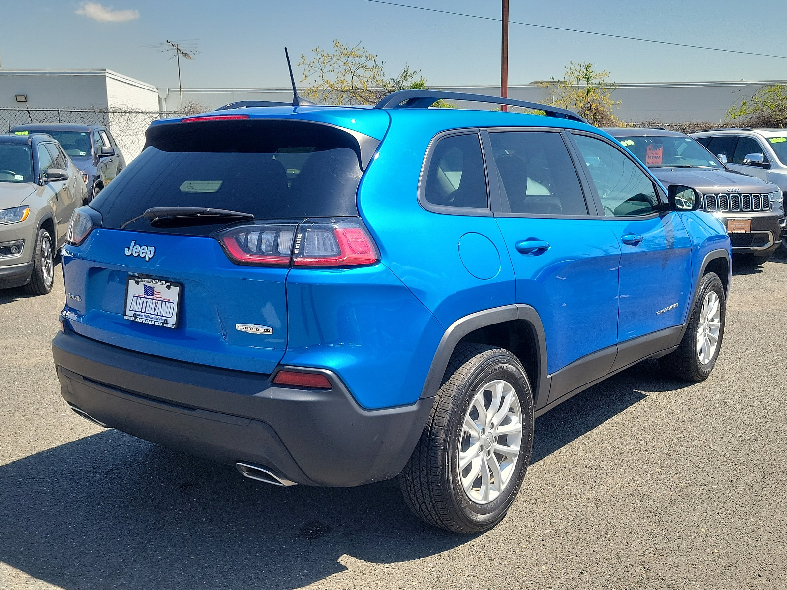 Used 2022 Jeep Cherokee Latitude Lux AWD/4WD image 6