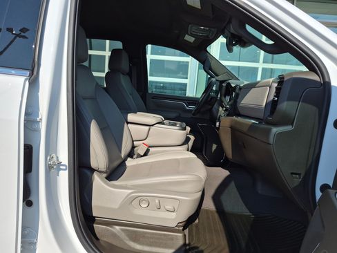 Used 2025 Chevrolet Silverado 3500 LTZ AWD/4WD image 31