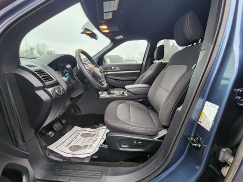 Used 2018 Ford Explorer XLT AWD/4WD image 19