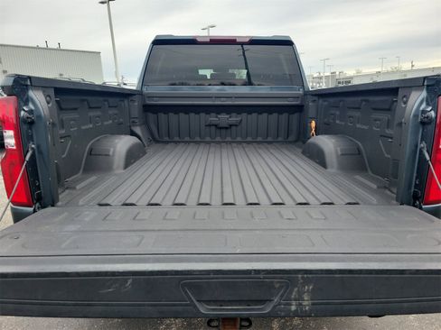 Used 2020 Chevrolet Silverado 2500 Custom w/ Custom Value Package image 9