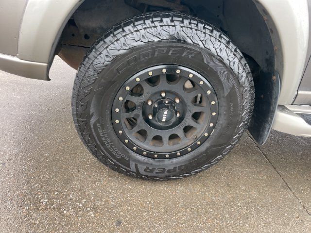 Used 2004 Toyota Sequoia SR5 w/ Preferred Pkg AWD/4WD image 28