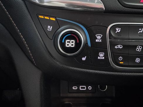 Certified 2020 Chevrolet Equinox Premier AWD/4WD image 23