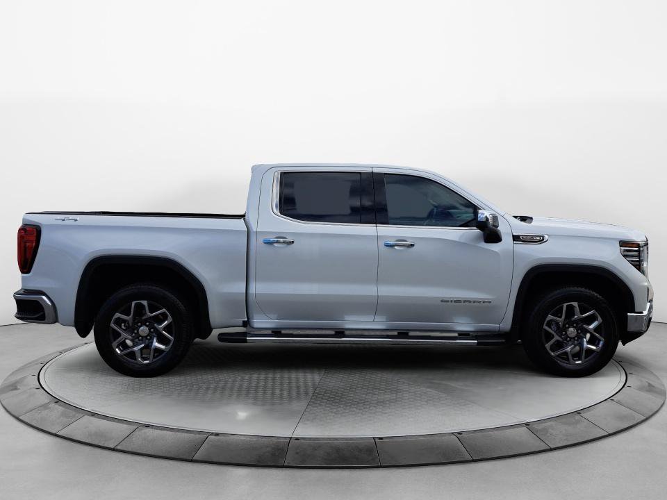 Used 2025 GMC Sierra 1500 SLT w/ SLT Premium Package AWD/4WD image 8