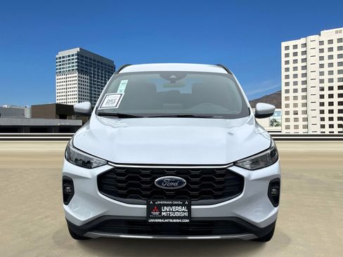Used 2025 Ford Escape ST-Line Select AWD/4WD image 2