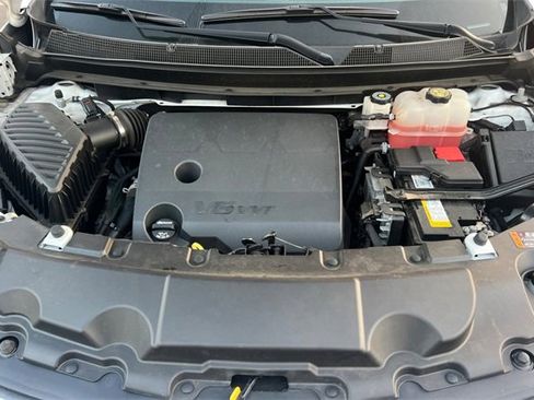 Used 2023 Chevrolet Traverse LT image 25