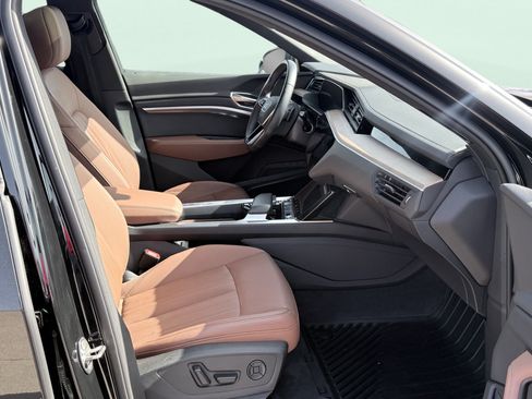 Used 2024 Audi Q8 e-tron Premium Plus w/ Premium Plus Package AWD/4WD image 50