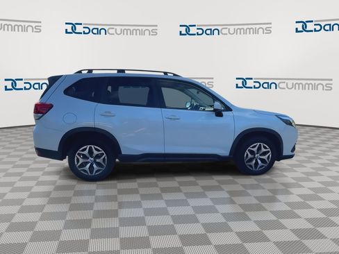 Used 2024 Subaru Forester Premium AWD/4WD image 9