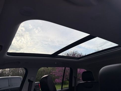 Used 2024 Jeep Grand Cherokee Limited 4xe w/ Luxury Tech Group II image 15