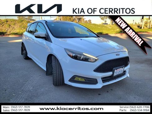 Used 2016 Ford Focus ST w/ Equipment Group 402A image 2