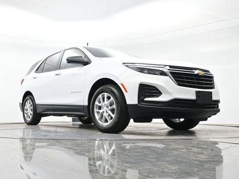 Used 2023 Chevrolet Equinox LS w/ LS Convenience Package image 24