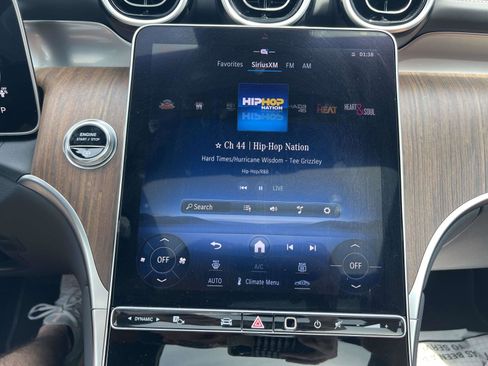 Used 2023 Mercedes-Benz GLC 300 4MATIC w/ Pinnacle Trim Package image 27