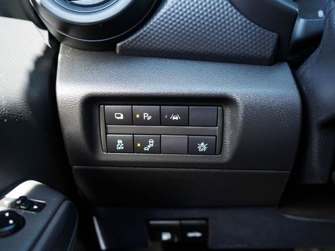 Used 2022 Nissan Kicks S FWD image 29