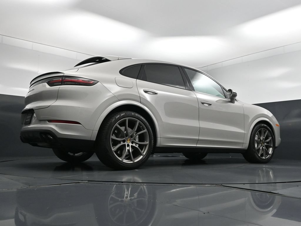 Used 2020 Porsche Cayenne Turbo AWD/4WD image 26