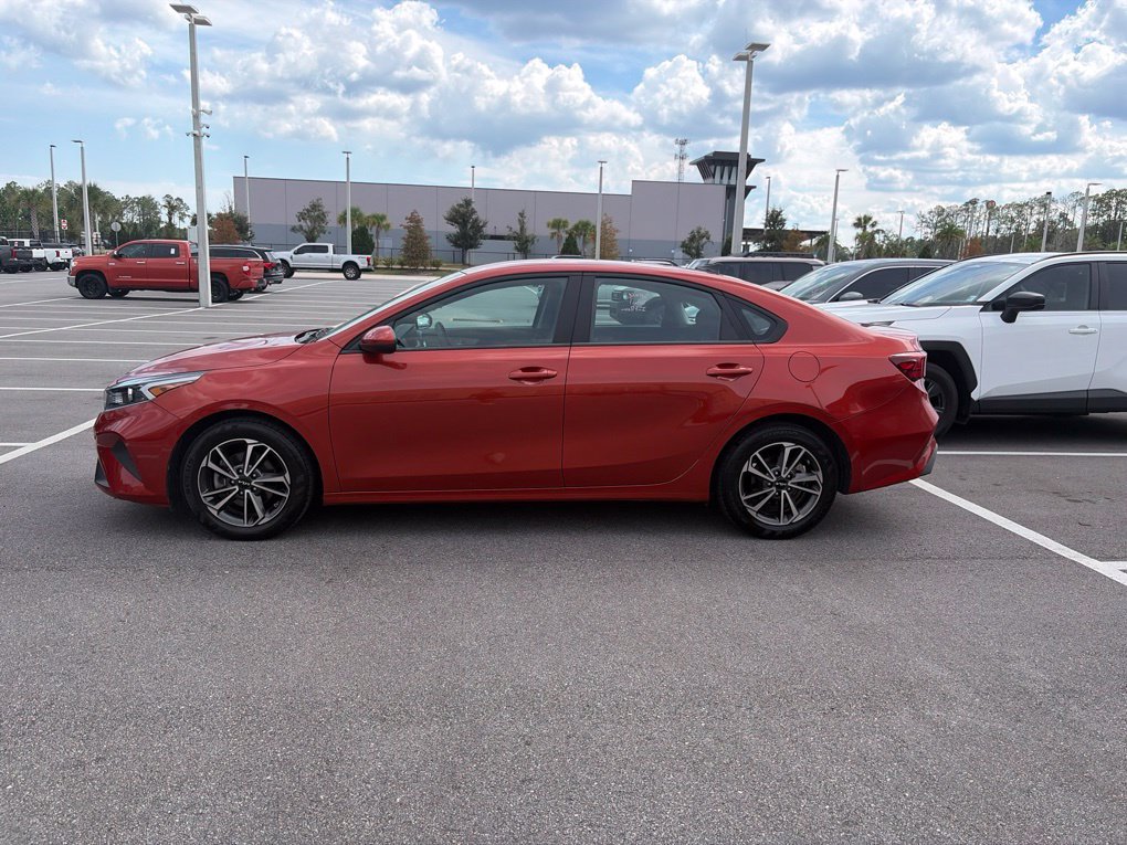 Used 2022 Kia Forte LXS FWD image 4