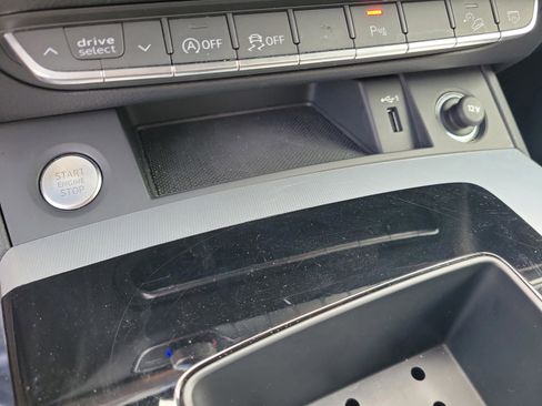 Used 2025 Audi Q5 2.0T Premium image 34