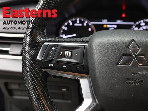 Used 2024 Mitsubishi Outlander SE FWD image 15
