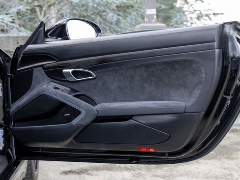 Certified 2018 Porsche 718 Cayman GTS image 41