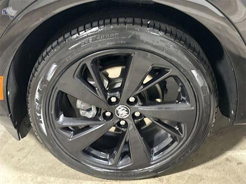 Used 2022 Buick Envision Preferred w/ Sport Touring Package image 25