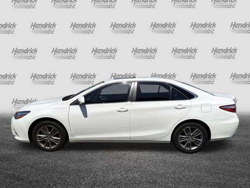 Used 2017 Toyota Camry SE w/ Moonroof Package FWD image 7