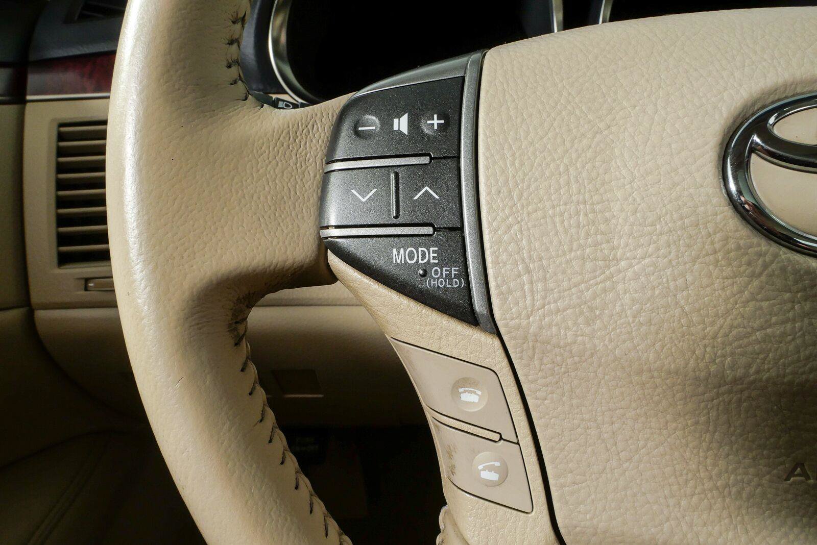 Used 2011 Toyota Avalon FWD image 10