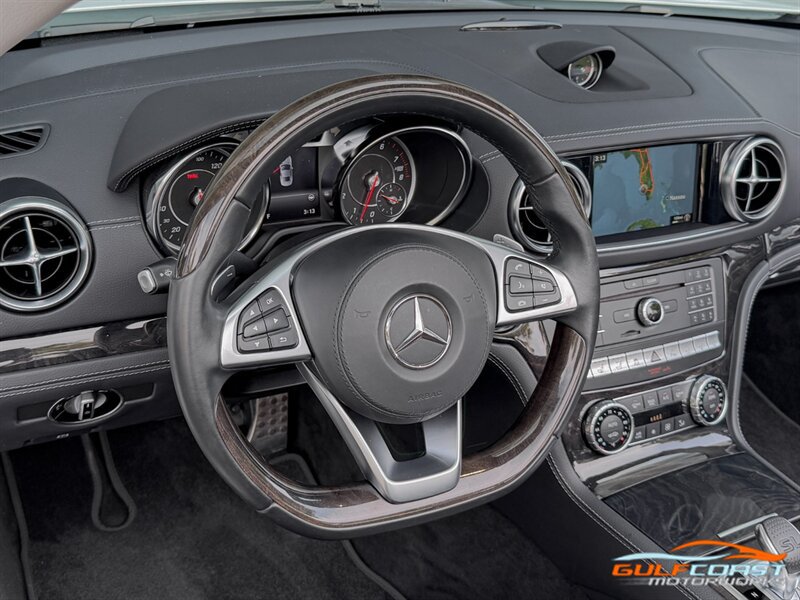 Used 2019 Mercedes-Benz SL 550 w/ Driver Assistance Package image 27