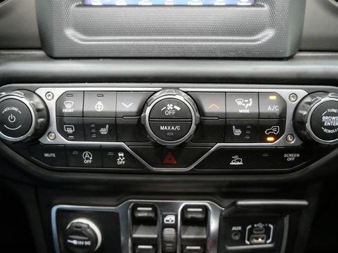 Used 2022 Jeep Wrangler Unlimited Sport AWD/4WD image 19