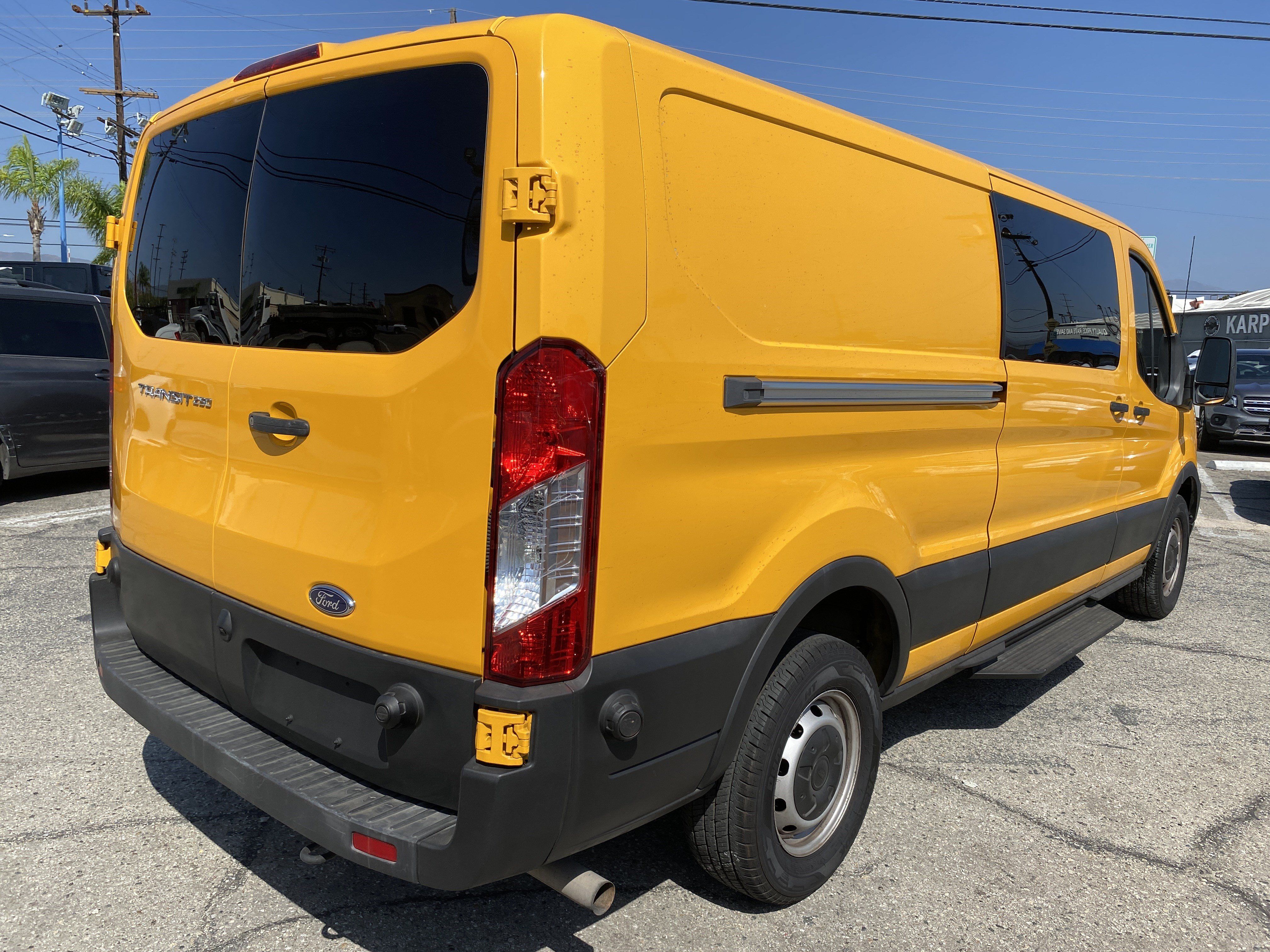 Used 2020 Ford Transit 250 130 Low Roof RWD image 10