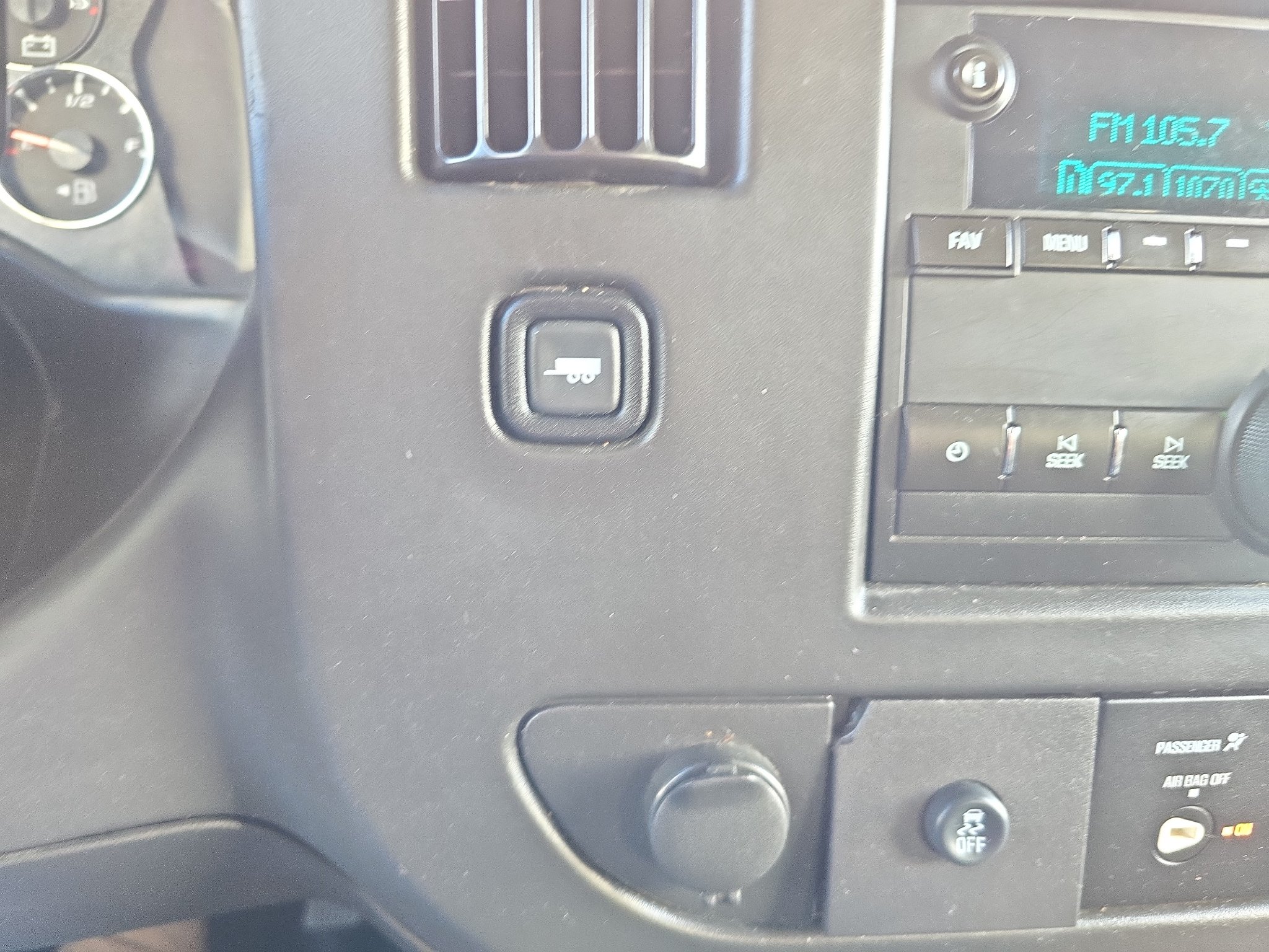 Used 2016 Chevrolet Express 2500 RWD image 28