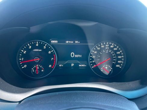 Used 2018 Kia Stinger GT2 AWD/4WD image 9