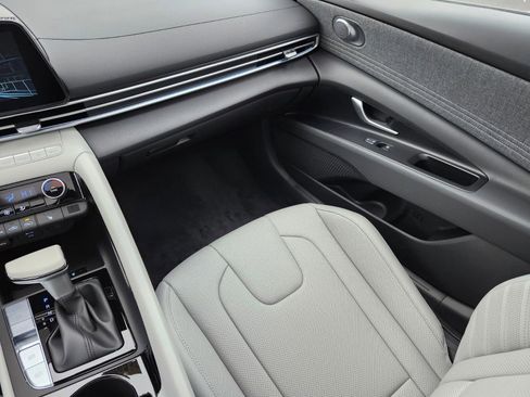 New 2026 Hyundai Elantra Limited image 15