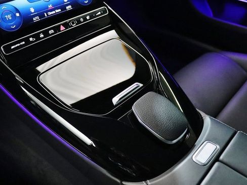 Used 2022 Mercedes-Benz SL 55 AMG 4MATIC w/ Driver Assistance Package image 28