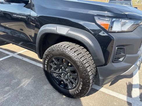 Used 2025 Chevrolet Colorado Trail Boss AWD/4WD image 5