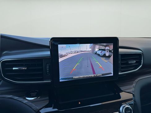 Used 2023 Ford Explorer Limited image 20