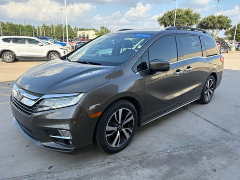 Used 2020 Honda Odyssey Elite image 4