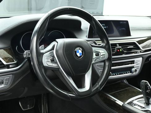 Used 2019 BMW 750i RWD image 27