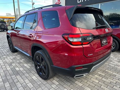 Used 2025 Honda Pilot Elite image 5
