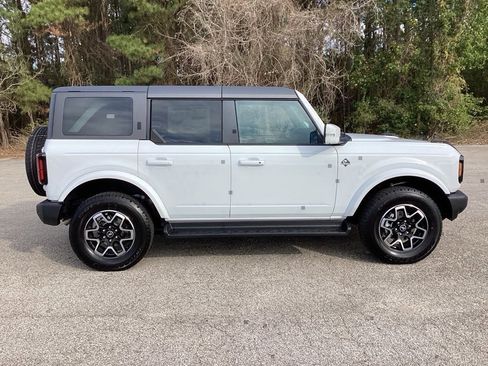 New 2025 Ford Bronco Outer Banks image 4