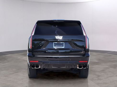 Used 2025 Cadillac Escalade V AWD/4WD image 6