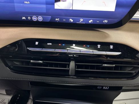 New 2026 Buick Enclave Preferred w/ Power Package AWD/4WD image 17