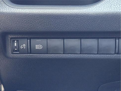 Used 2025 Toyota RAV4 XLE w/ Convenience Package FWD image 21