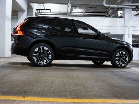 New 2026 Volvo XC60 B5 Plus w/ Protection Package Premier AWD/4WD image 7