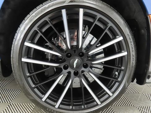 Used 2023 Aston Martin DBX 707 image 32