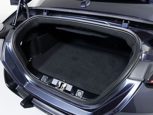 Used 2024 Ferrari Roma Spider image 17