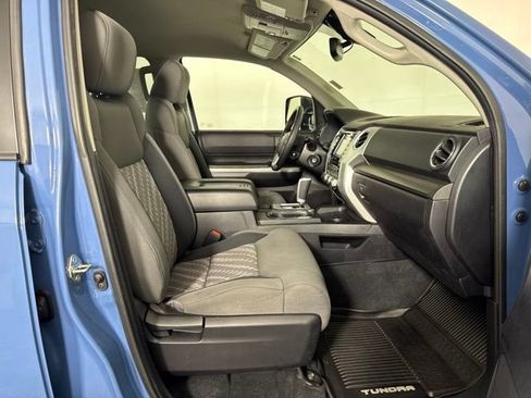 Used 2020 Toyota Tundra SR5 w/ SR5 Upgrade Package AWD/4WD image 4