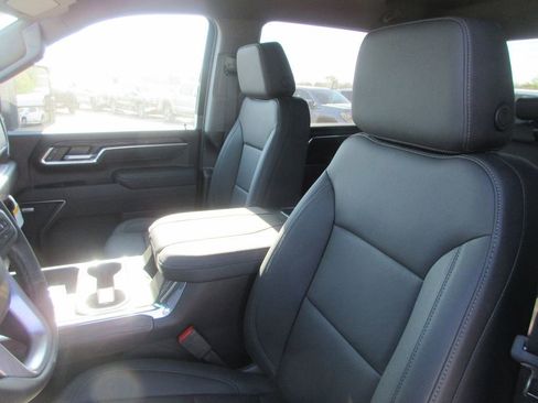 New 2026 GMC Sierra 2500 SLT w/ SLT Convenience Package AWD/4WD image 13